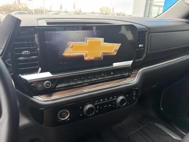 2023 Chevrolet Silverado 1500 4WD Crew Cab Short Bed LT with 2FL
