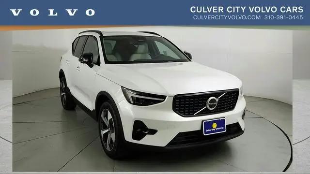 2026 Volvo XC40 Plus, B5 AWD Gas (mild hybrid), Dark for sale in Culver City, CA