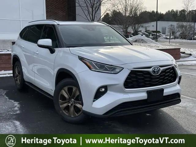 2022 Toyota Highlander Hybrid XLE Bronze Edition for sale in Burlington, VT