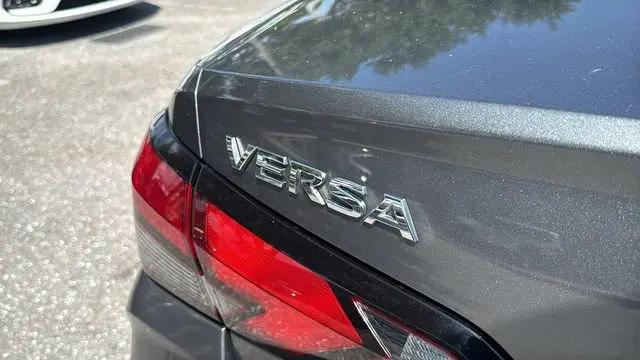 2021 Nissan Versa SV Xtronic CVT