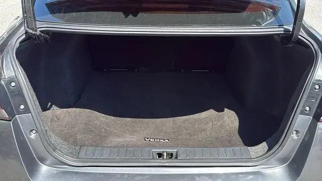 2021 Nissan Versa SV Xtronic CVT