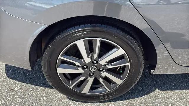 2021 Nissan Versa SV Xtronic CVT