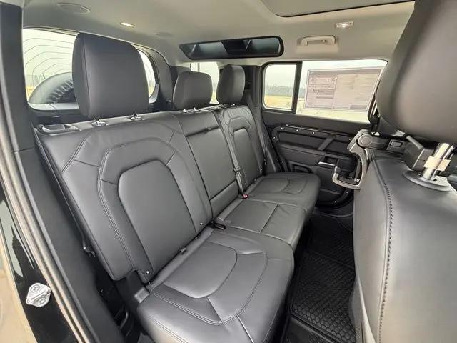 2026 Land Rover Defender P400 X-Dynamic SE