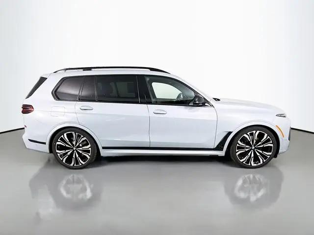2024 BMW X7 M60i