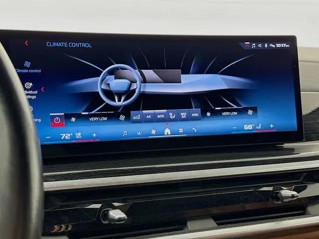 2024 BMW X7 M60i