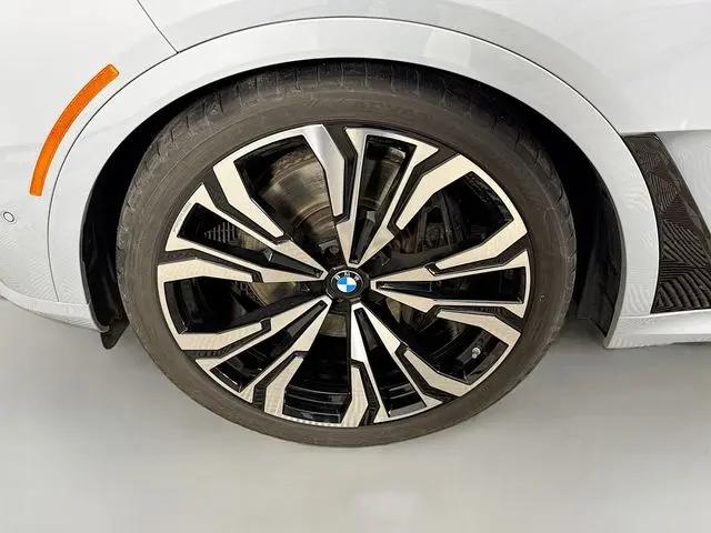 2024 BMW X7 M60i
