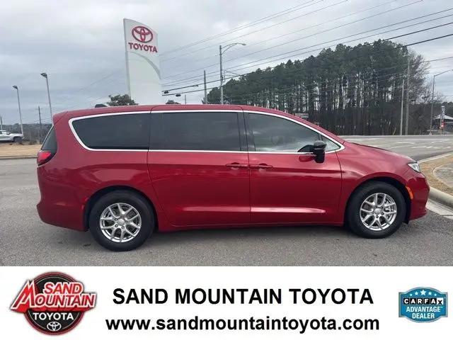 2025 Chrysler Pacifica Select