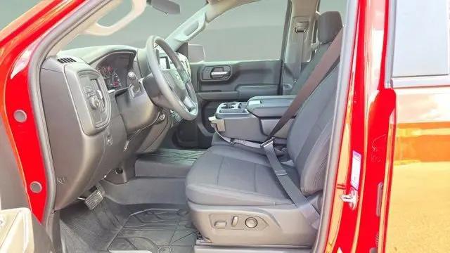 2026 Chevrolet Silverado 1500 2WD Crew Cab Short Bed Custom