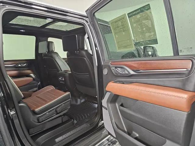 2023 GMC Yukon XL 4WD Denali Ultimate