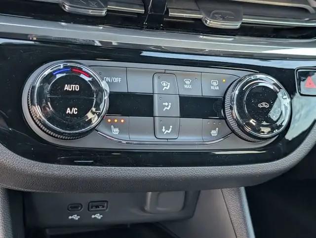 2026 Buick NV Sport Touring FWD