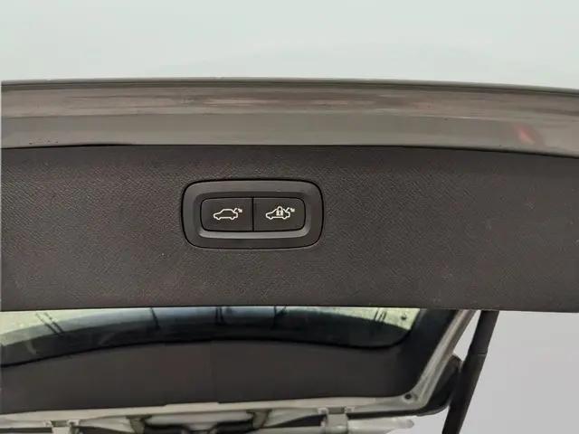 2024 Volvo XC90 B5 Plus Bright Theme