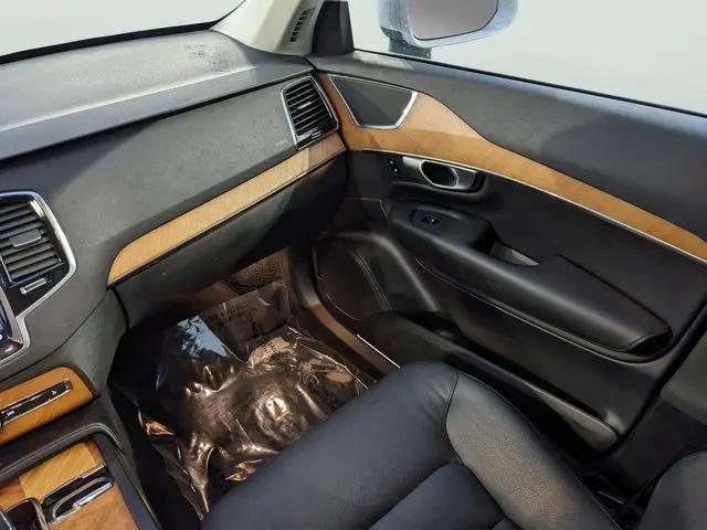 2024 Volvo XC90 B5 Plus Bright Theme