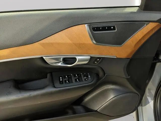 2024 Volvo XC90 B5 Plus Bright Theme