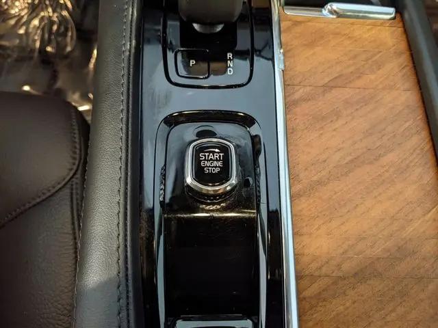 2024 Volvo XC90 B5 Plus Bright Theme