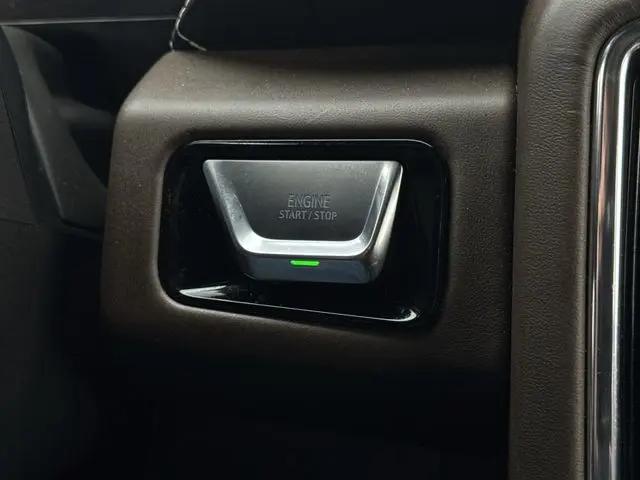 2025 GMC Yukon XL 4WD Denali Ultimate