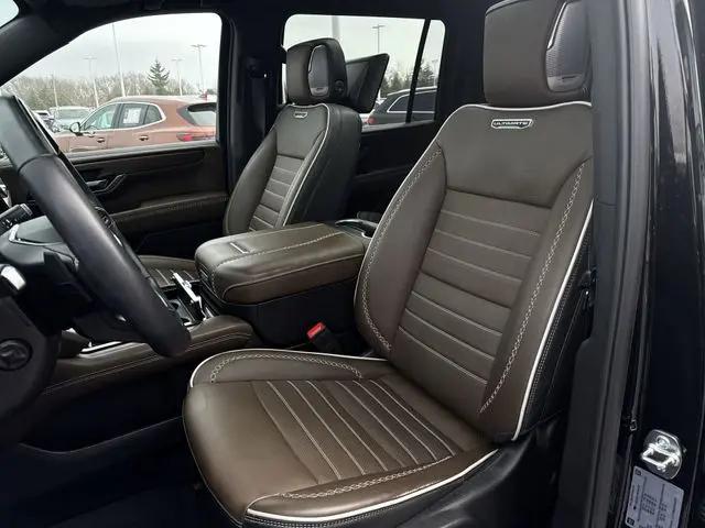 2025 GMC Yukon XL 4WD Denali Ultimate