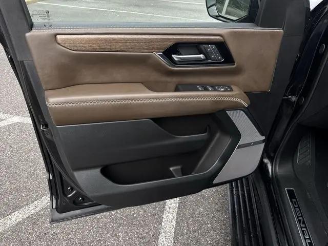 2025 GMC Yukon XL 4WD Denali Ultimate