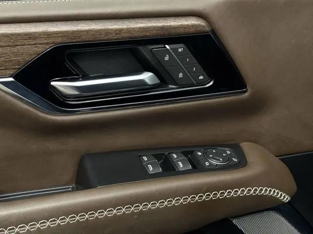 2025 GMC Yukon XL 4WD Denali Ultimate