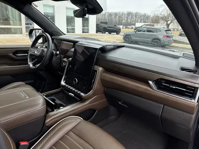 2025 GMC Yukon XL 4WD Denali Ultimate