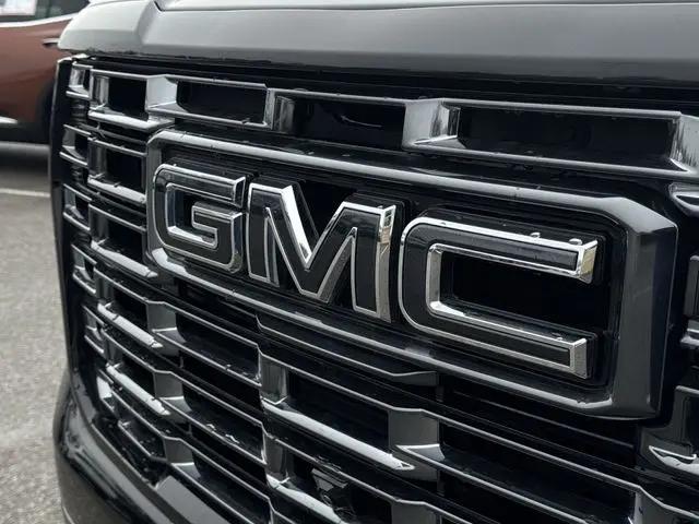 2025 GMC Yukon XL 4WD Denali Ultimate