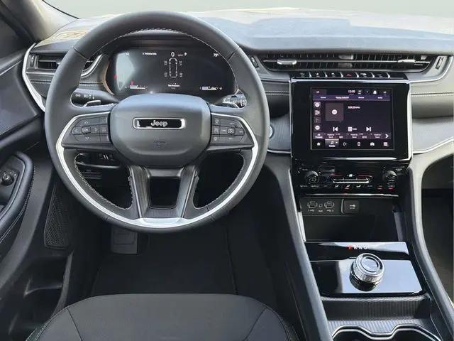 2026 Jeep Grand Cherokee L Altitude 4x4