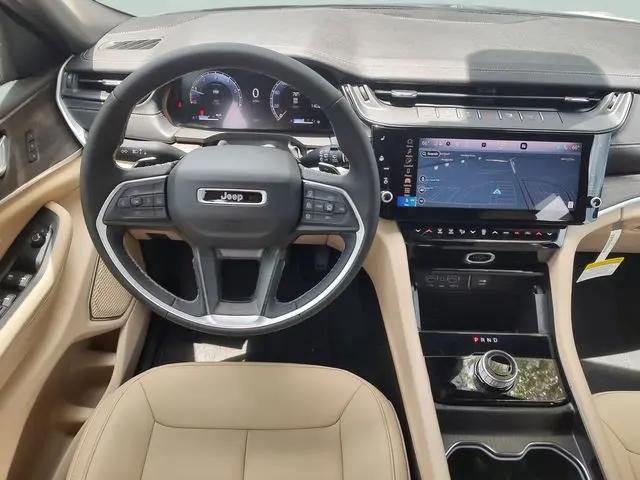 2026 Jeep Grand Cherokee Limited 4x2