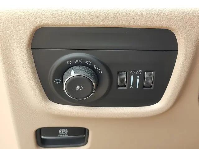 2026 Jeep Grand Cherokee Limited 4x2