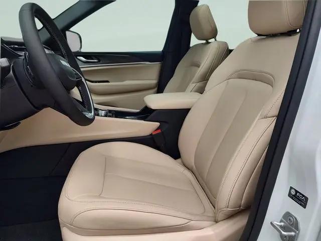 2026 Jeep Grand Cherokee Limited 4x2