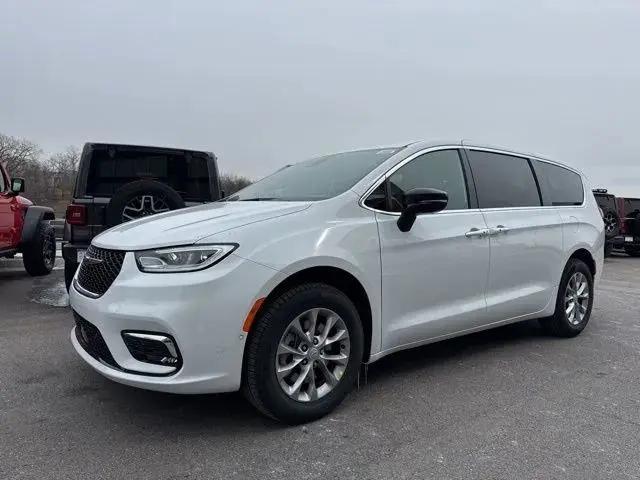 2026 Chrysler Pacifica Select AWD
