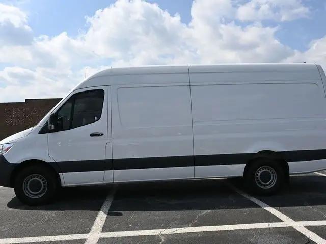 2023 Mercedes-Benz Sprinter 2500 High Roof 4-Cyl Gas