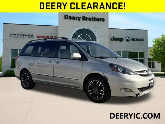 2006 Toyota Sienna XLE Limited for sale in Iowa City, IA