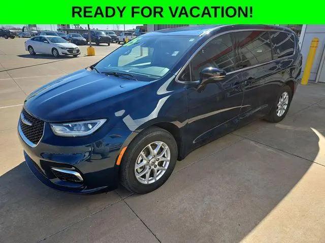 2025 Chrysler Pacifica Select for sale in Emporia, KS