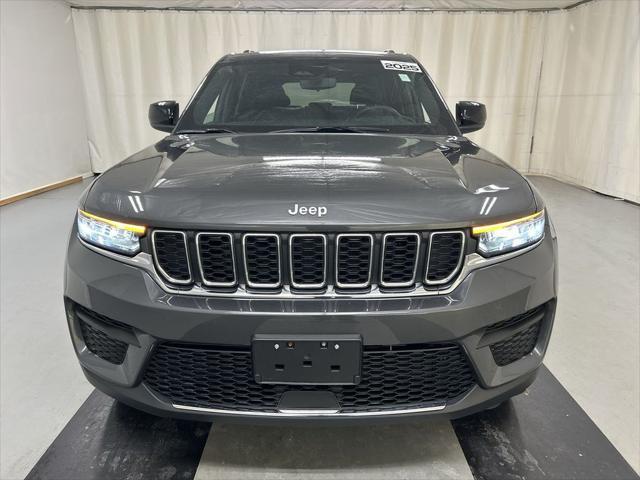 2025 Jeep Grand Cherokee Laredo 4x4