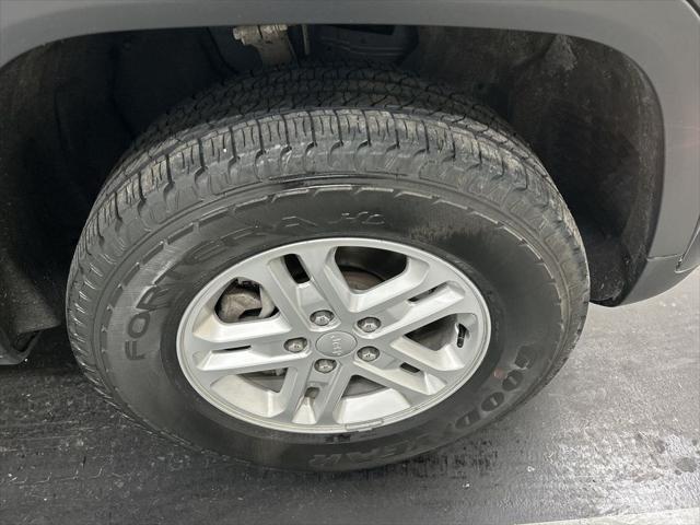 2025 Jeep Grand Cherokee Laredo 4x4