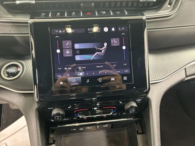 2025 Jeep Grand Cherokee Laredo 4x4