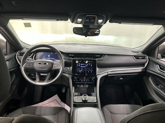 2025 Jeep Grand Cherokee Laredo 4x4