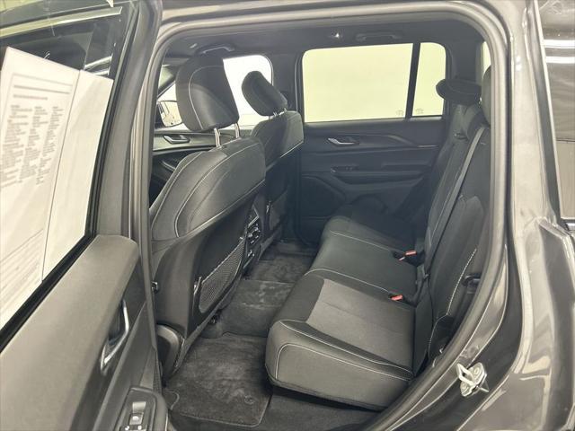 2025 Jeep Grand Cherokee Laredo 4x4