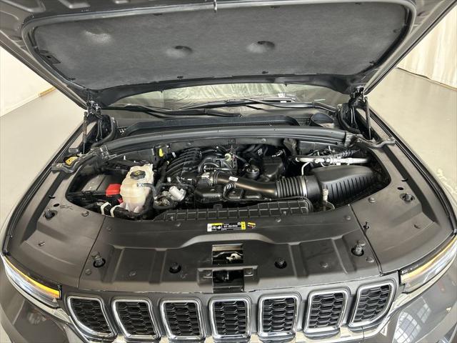 2025 Jeep Grand Cherokee Laredo 4x4