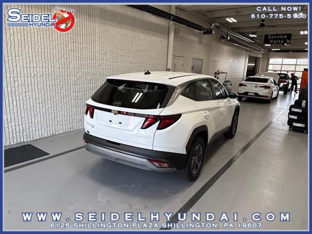 2026 Hyundai Tucson Hybrid Blue SE