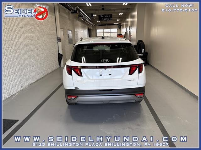 2026 Hyundai Tucson Hybrid Blue SE