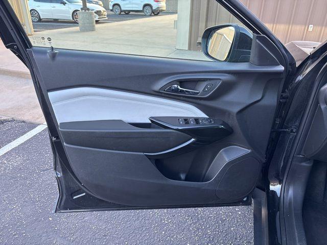2025 Chevrolet Trax FWD LT