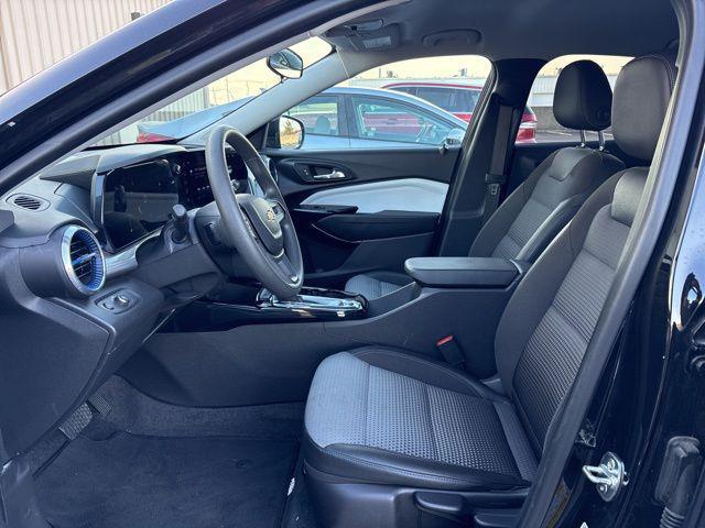 2025 Chevrolet Trax FWD LT