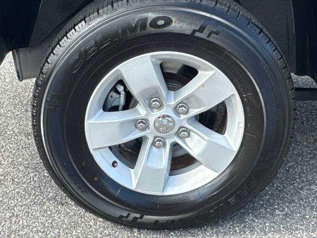 2023 Ram 1500 Classic SLT Crew Cab 4x4 5'7" Box