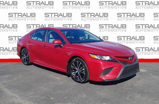 2020 Toyota Camry SE AWD