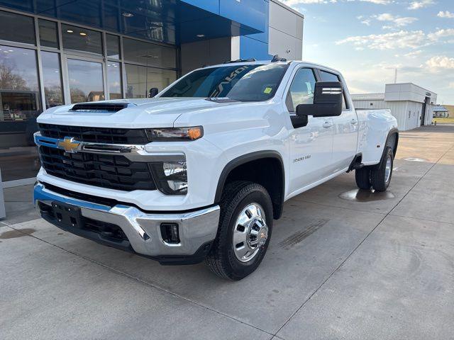 2026 Chevrolet Silverado 3500HD Crew Cab, Long Bed, LT Dual Rear Wheel, RWD