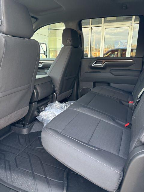 2026 Chevrolet Silverado 3500HD Crew Cab, Long Bed, LT Dual Rear Wheel, RWD