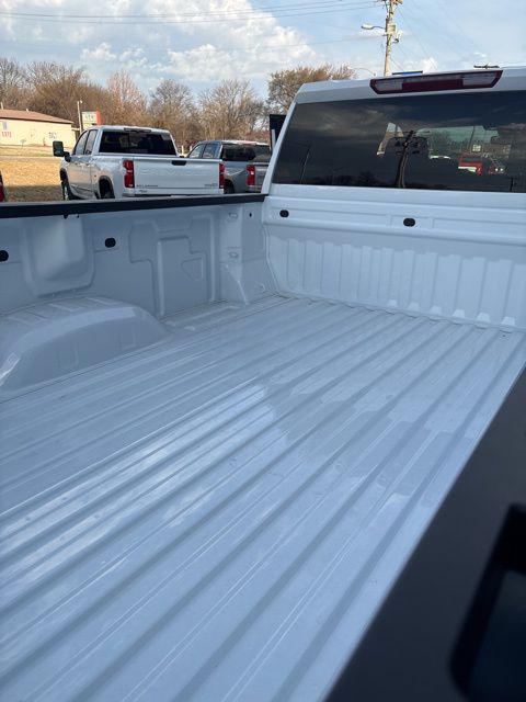 2026 Chevrolet Silverado 3500HD Crew Cab, Long Bed, LT Dual Rear Wheel, RWD