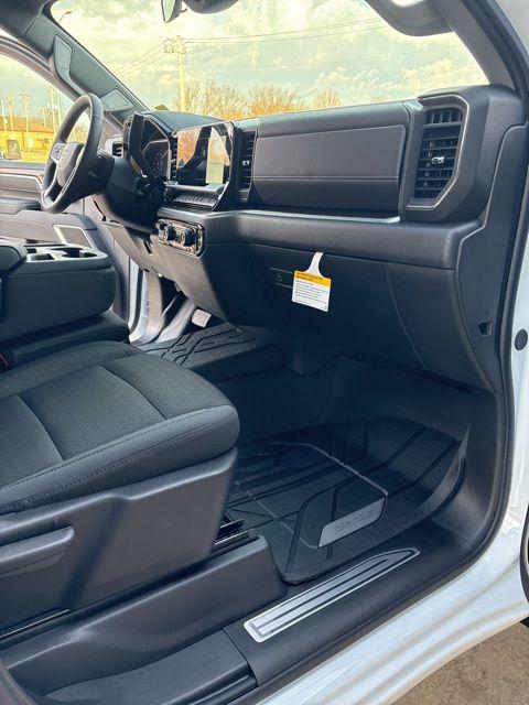 2026 Chevrolet Silverado 3500HD Crew Cab, Long Bed, LT Dual Rear Wheel, RWD