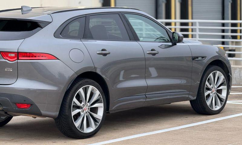 2018 Jaguar F-PACE 25t R-Sport