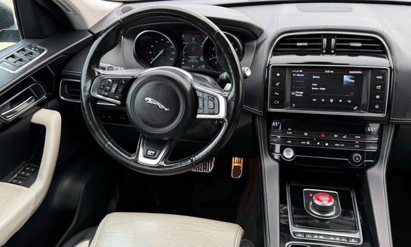 2018 Jaguar F-PACE 25t R-Sport